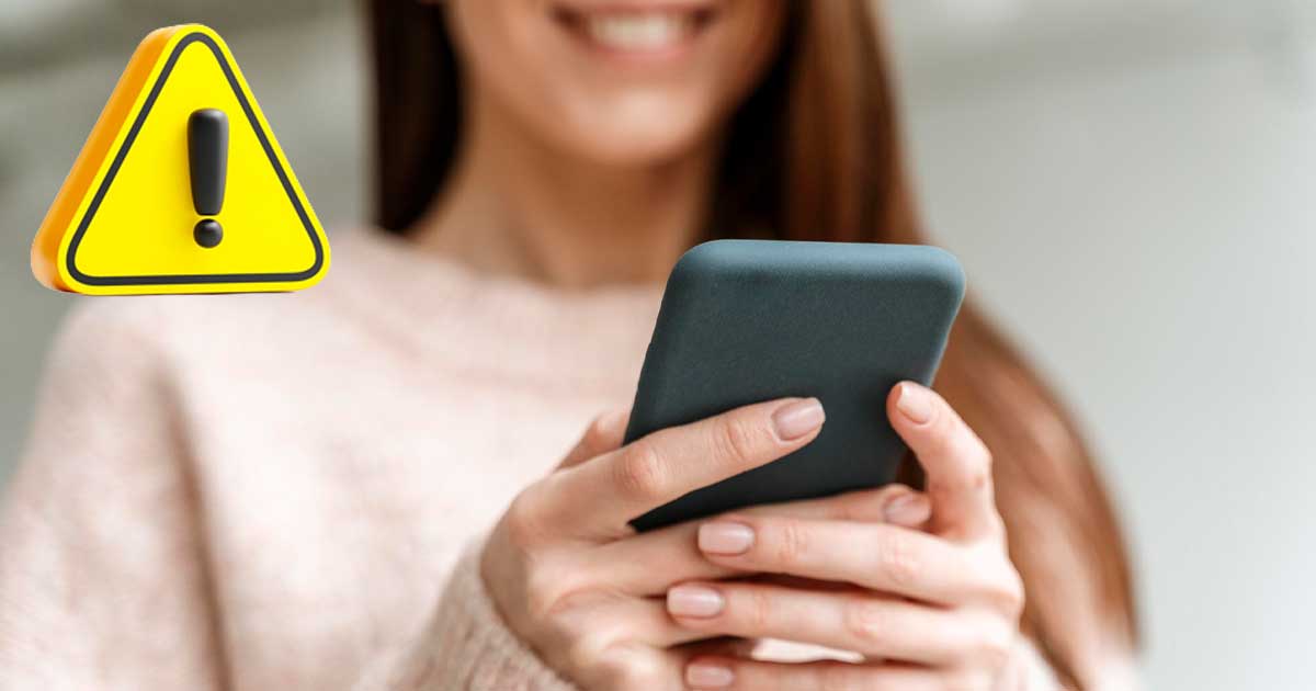 Telefon mobil cu mesaj fals de la CNAIR despre plata rovinietei, campanie de phishing care vizează șoferii români, februarie 2026