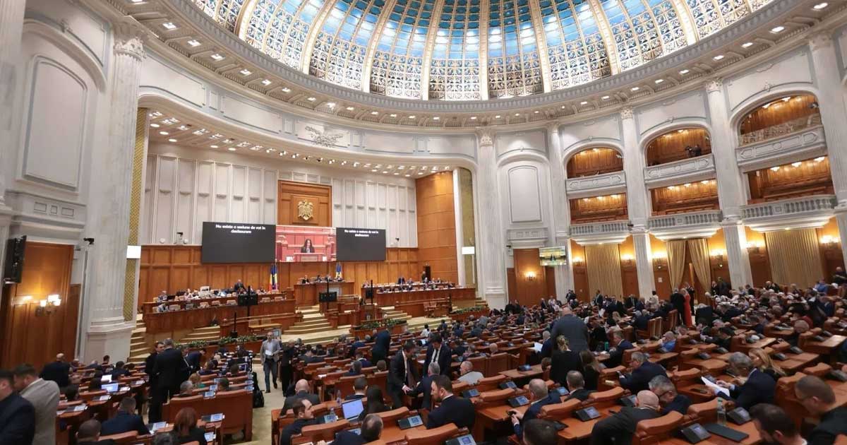 Ședință în plenul Senatului României unde se dezbat moțiuni simple împotriva membrilor Guvernului Bolojan, februarie 2026