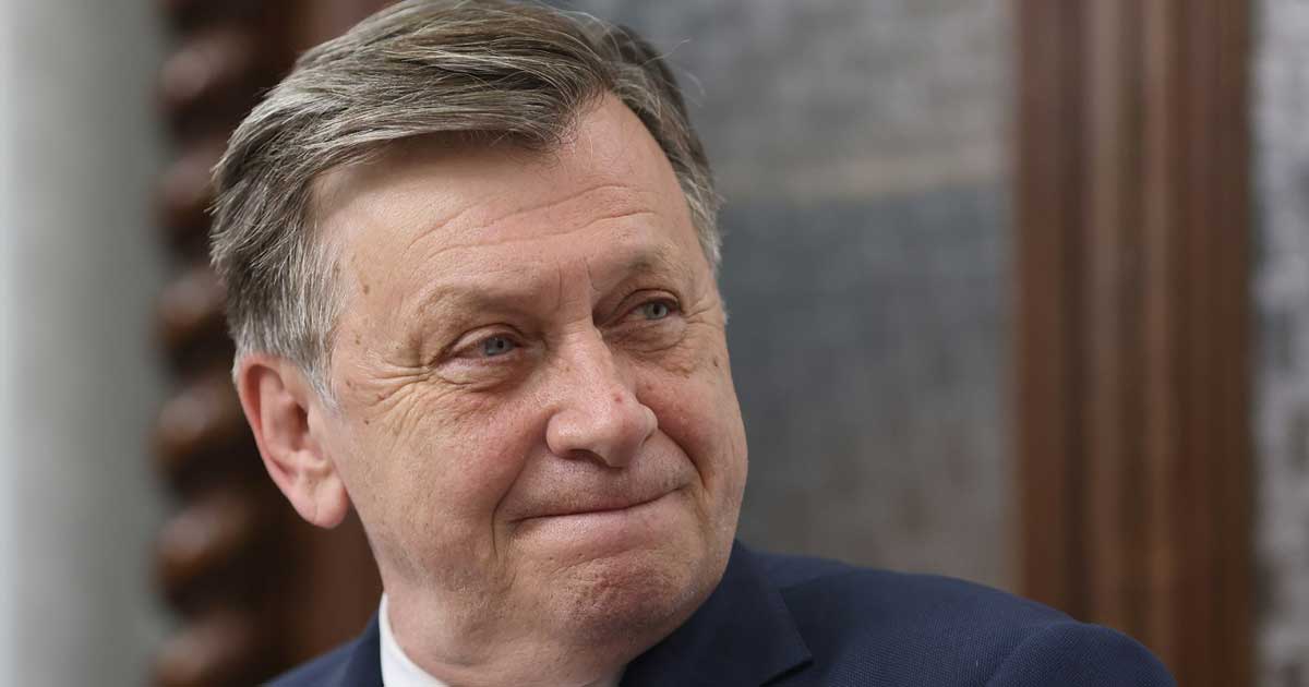 antonescu demoleaza coalitia nu merge atac direct la bolojan si usr 412098 Crin Antonescu declarații televiziune, critica coalitie PSD-PNL-USR, Ilie Bolojan premier Romania, martie 2026