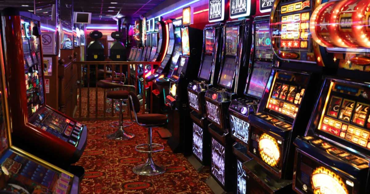 Sală jocuri noroc slot machines cazino România păcănele restricții legale autorizare, martie 2026