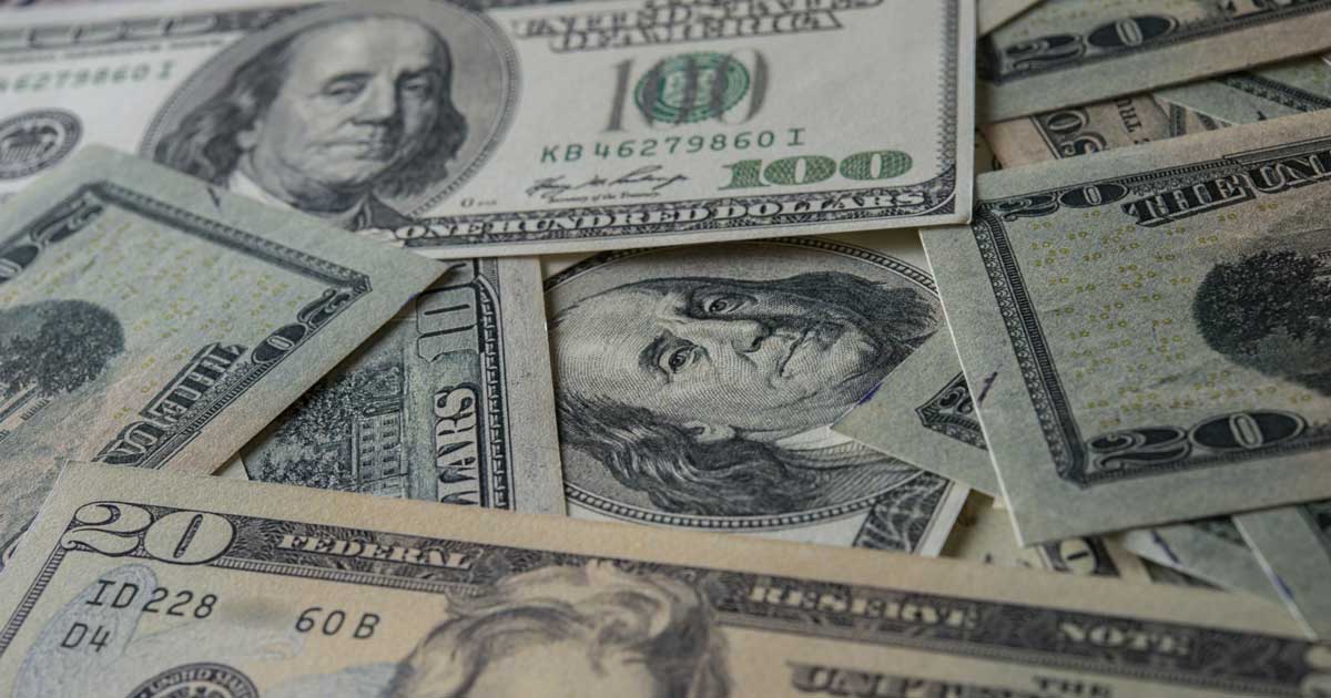 dolarul se clatina serios cea mai mare scadere din ultima luna dupa informatii despre negocieri sua iran 910530 Grafic bursier cu scăderea indicelui dolarului american Bloomberg Dollar Spot pe fondul speculațiilor despre negocieri SUA-Iran, martie 2026