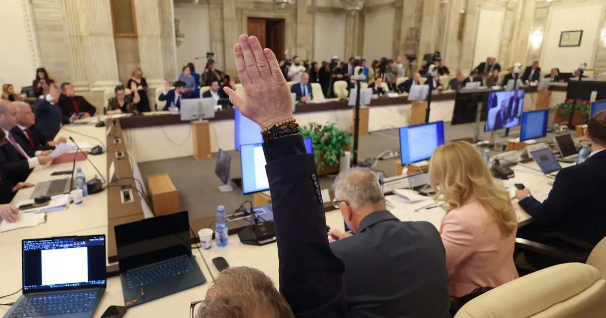 dupa un scandal care aproape a rupt coalitia legea bugetului a fost adoptata in comisii 087451 Ședință comisii reunite buget-finanțe Parlament, adoptarea legii bugetului de stat pe 2026, București, martie 2026