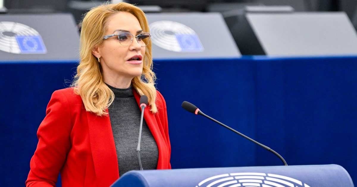 gabriela firea anunta ca psd nu accepta injumatatirea masurilor sociale 009842 Europarlamentara PSD Gabriela Firea în timpul unei declarații de presă, martie 2026, anunțând că partidul nu va vota bugetul fără măsuri sociale complete pentru pensionari și familii vulnerabile