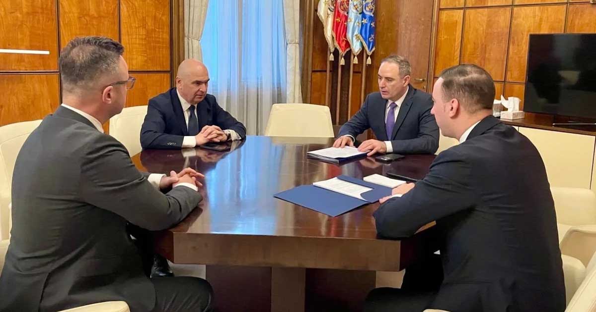 ilie bolojan a convocat specialistii la guvern si pregatesc masuri pentru a stavili pretul combustibilului 205679 Premierul Ilie Bolojan la Palatul Victoria, reuniune de urgență despre prețul combustibilului în contextul crizei din Orientul Mijlociu, martie 2026