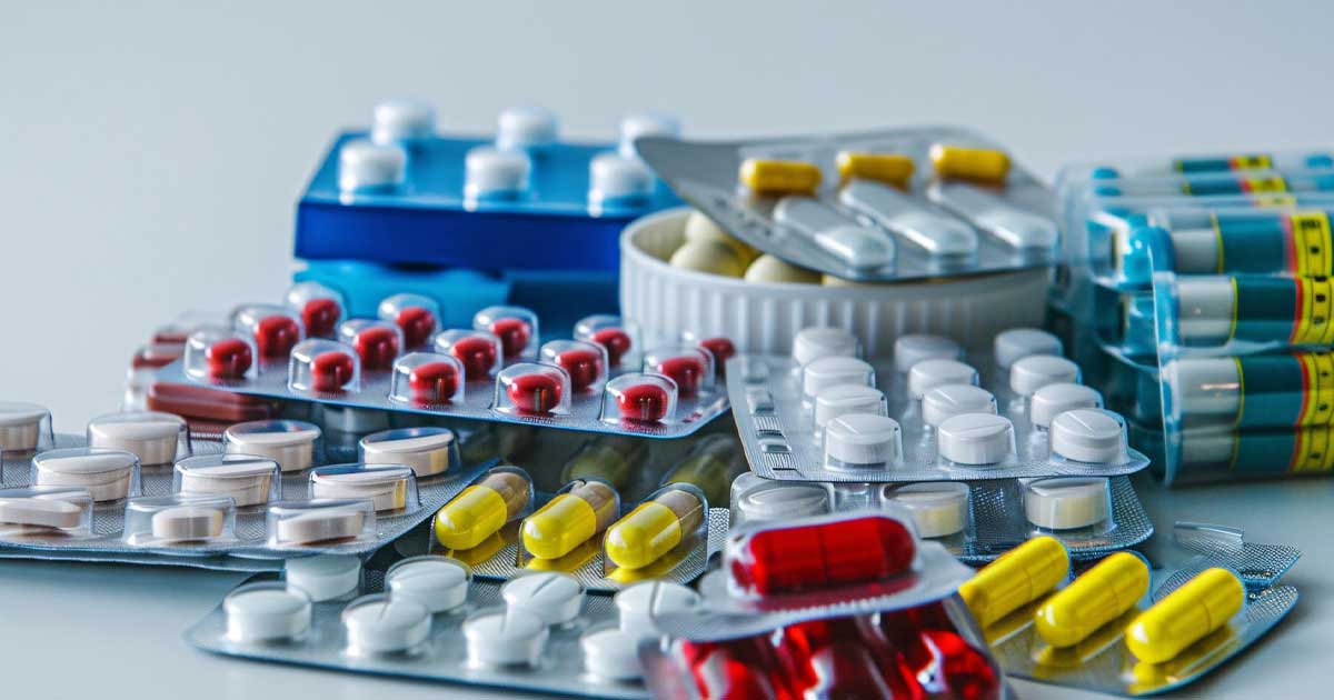 Cutii de medicamente generice în farmacii din România, risc de scumpire din cauza noilor norme europene de mediu, martie 2026
