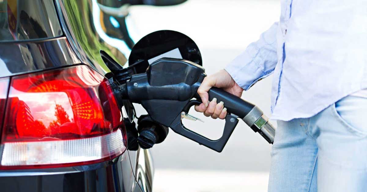 Ministrul Energiei Bogdan Ivan anunță scenarii pentru limitarea prețurilor la carburanți în contextul conflictului din Orientul Mijlociu, Bistrița, martie 2026