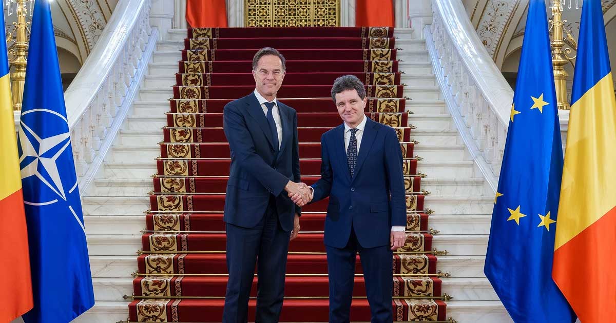 Președintele Nicușor Dan și secretarul general NATO Mark Rutte la conferința de presă comună la sediul NATO din Bruxelles, 19 martie 2026