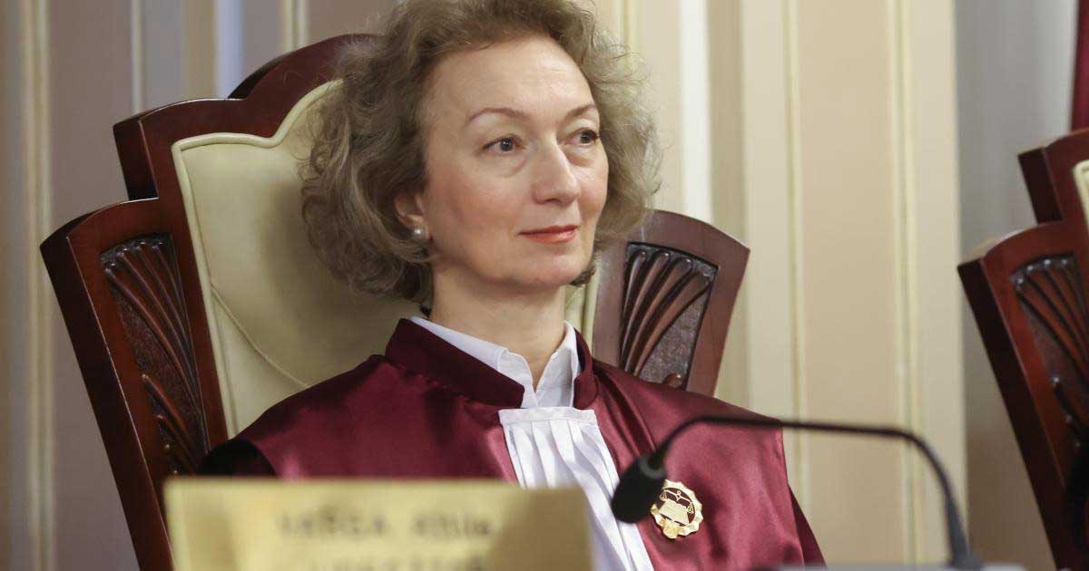 presedinta ccr vorbeste despre nebunia din timpul dezbaterilor asupra legii pensiilor speciale eu nu am primit niciun telefon 026059 Simina Tănăsescu, președinta Curții Constituționale a României, interviu SpotMedia despre pensiile speciale ale magistraților și presiuni politice, martie 2026