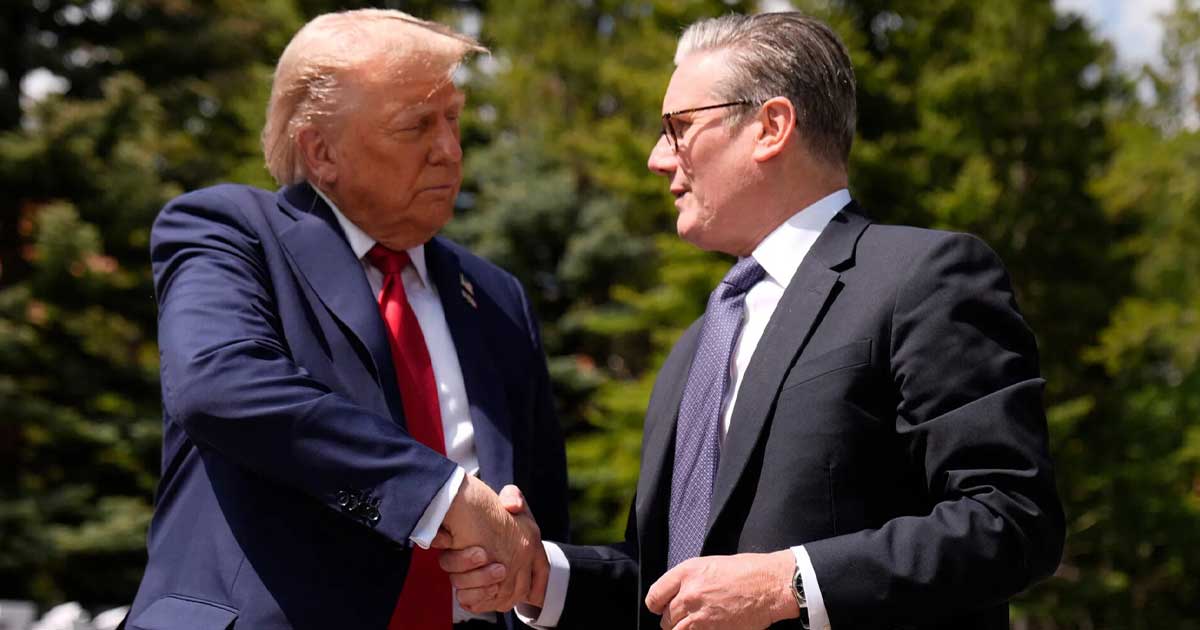 Donald Trump și Keir Starmer în context diplomatic tensionat, discuții despre baze militare britanice și conflict Iran, martie 2026