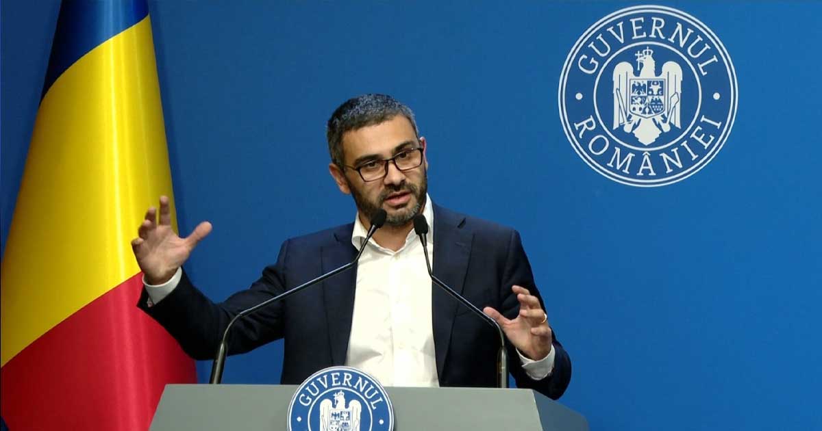 Ministrul Muncii Florin Manole declară la Parlament după respingerea amendamentului PSD privind pachetul de solidaritate pentru pensionari, Bucureşti, martie 2026