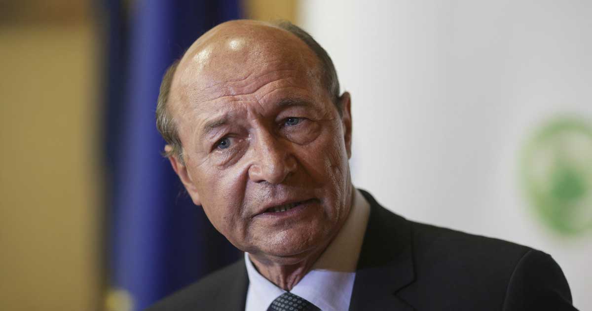 Traian Băsescu, fost președinte al României, în studioul B1 TV oferind declarații despre riscurile teroriste pentru Europa în contextul conflictului din Iran, martie 2026