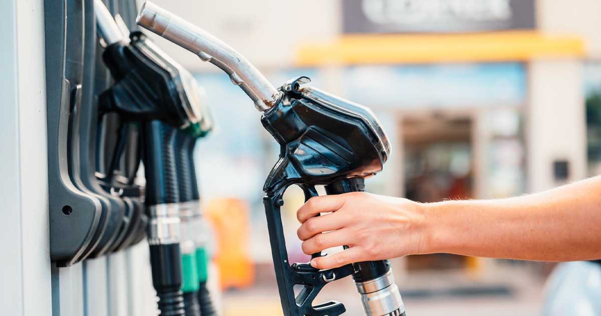 Pompă de benzină în România, prețuri carburanți în creștere, criză energetică 2026, măsuri guvernamentale