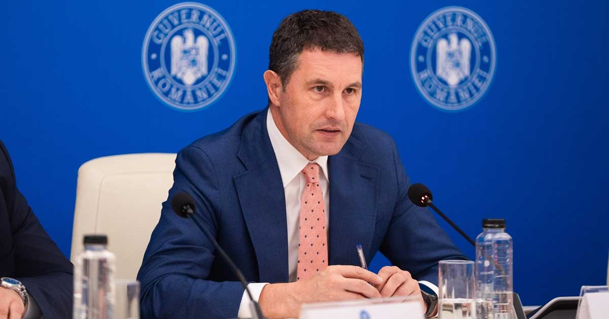 Vicepremierul Tánczos Barna la declarații despre riscurile PNRR în contextul crizei guvernamentale, București, aprilie 2026
