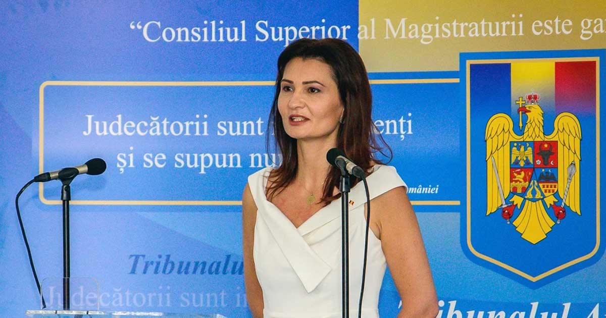 casatorie care expira dupa 5 sau 10 ani propusa de o judecatoare 274935 Judecătoarea Cornelia Olteanu, președinta Tribunalului Argeș, propunere căsătorie pe durată determinată, aprilie 2026