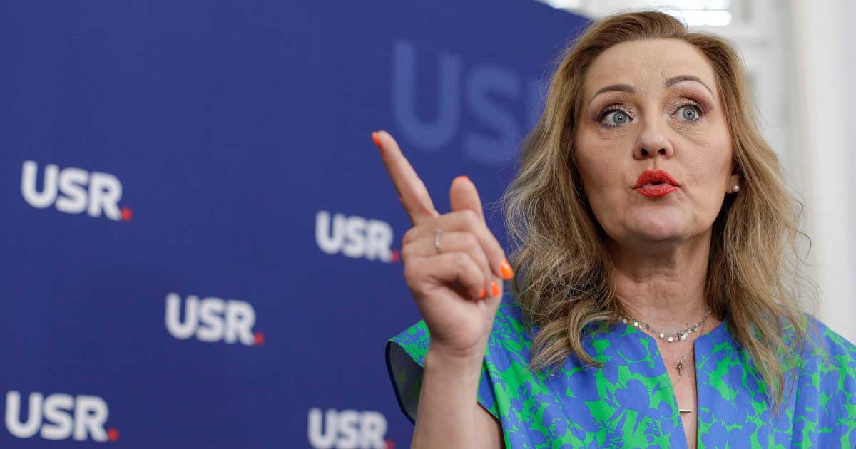 Elena Lasconi, primarul municipiului Câmpulung, la sediul Primăriei, anunț consilier personal 2026
