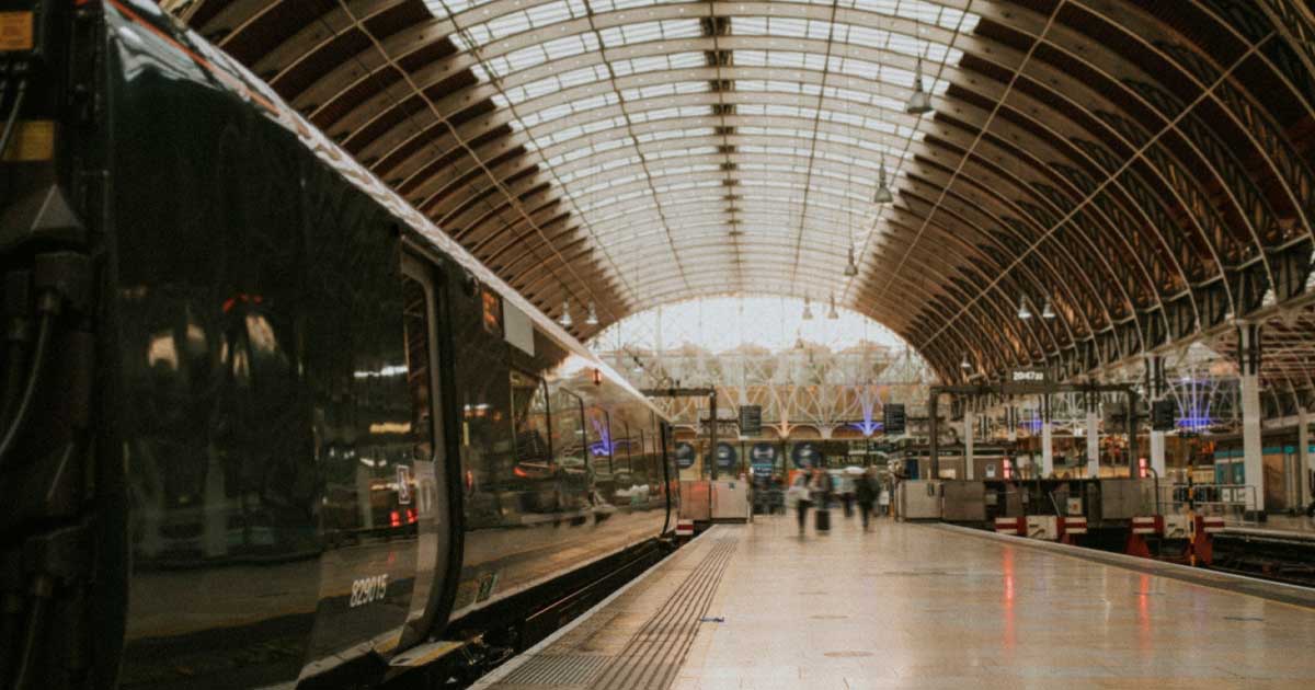 Tren Deutsche Bahn în gară din Germania, propunere reducere bilete transport criza carburanților 2026