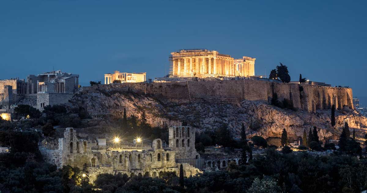 grecia impune noi restrictii femeilor din aceasta vara cine nu respecta amenzi de pana la 3 000 de euro 833601 Vedere panoramică Acropole Atena Grecia vara 2026, turiști la intrare sit arheologic, reguli de vizitare impuse de autorități