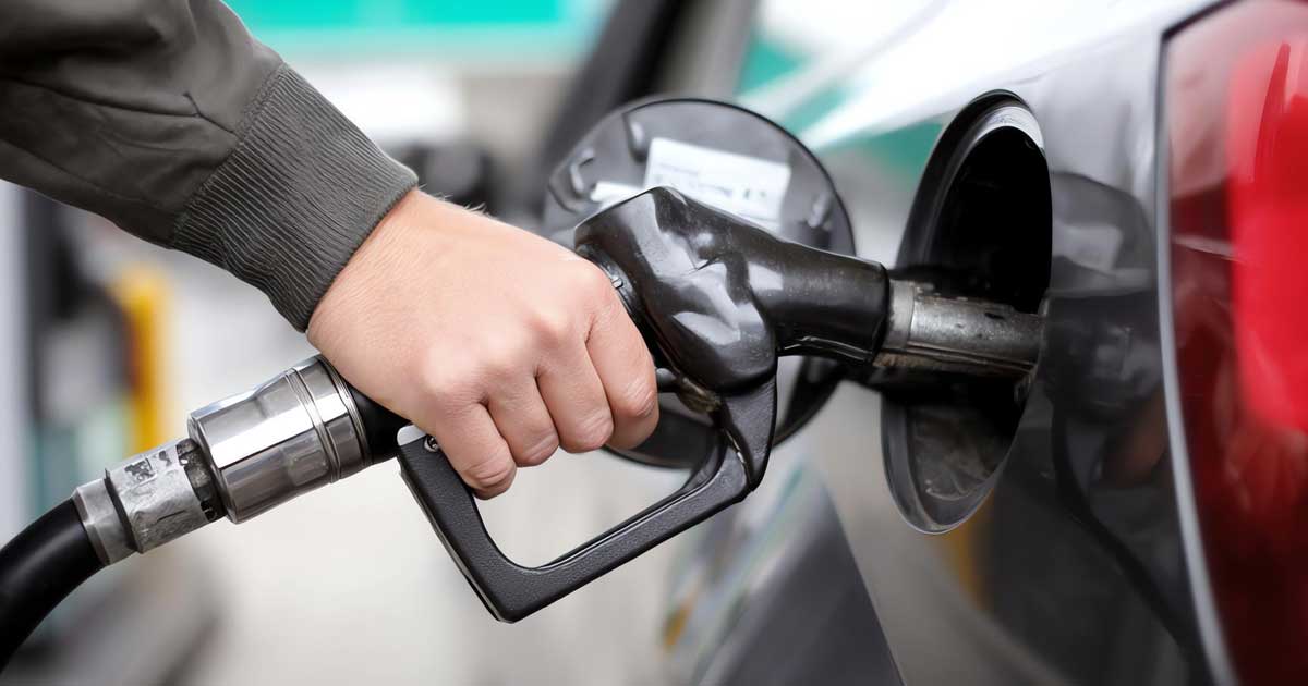 Benzinărie în Italia, prețuri carburanți afișate la pompă, reducere accize aprilie 2026