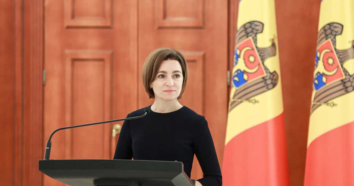 Președinta Maia Sandu semnând decretele de retragere a Republicii Moldova din CSI, Chișinău, aprilie 2026