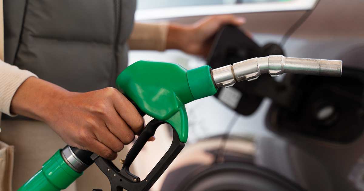 majorare severa de preturi la carburanti motorina trece de 9 lei benzina se apropie de 8 7 lei 955410 Stație de carburanți OMV Petrom din București afișând prețuri ridicate la motorină și benzină, aprilie 2026