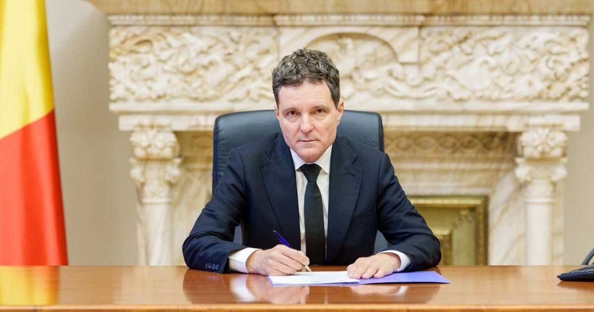 nicusor dan a semnat demisiile ministrilor psd si propunerile de ministri interimari trimise de premierul ilie bolojan 701152 Președintele Nicușor Dan la Administrația Prezidențială Cotroceni, semnarea decretelor privind demisiile miniștrilor PSD și numirea miniștrilor interimari, aprilie 2026