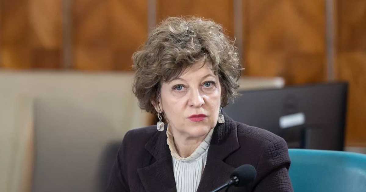 Oana Gheorghiu, vicepremier al României, conferință de presă la Palatul Victoria, replică la moțiunea de cenzură PSD-AUR, aprilie 2026