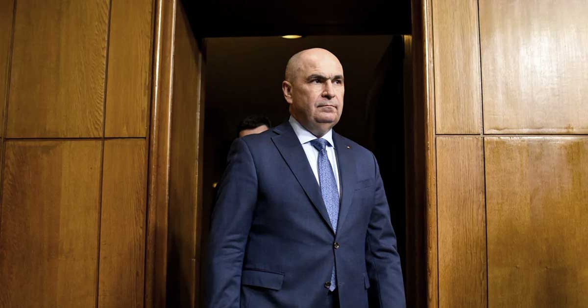 Premierul Ilie Bolojan la declarație de presă despre reforma salarizării bugetarilor, Palatul Victoria, București, aprilie 2026
