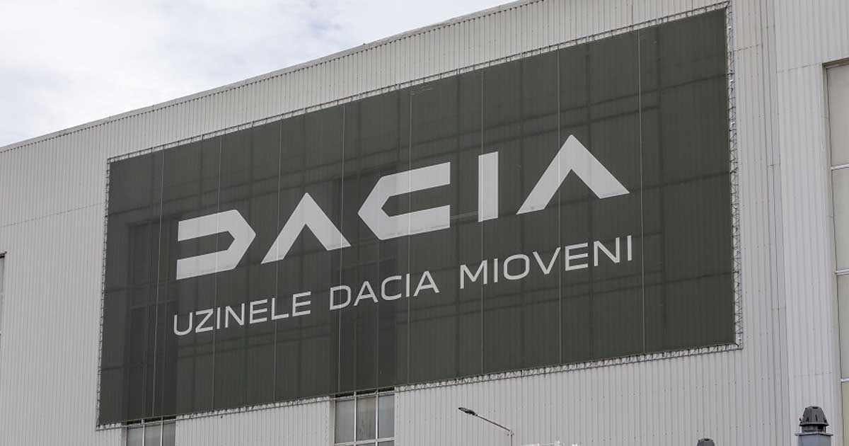 Uzina Dacia de la Mioveni, linie de producție automobile, județul Argeș, România, 2026