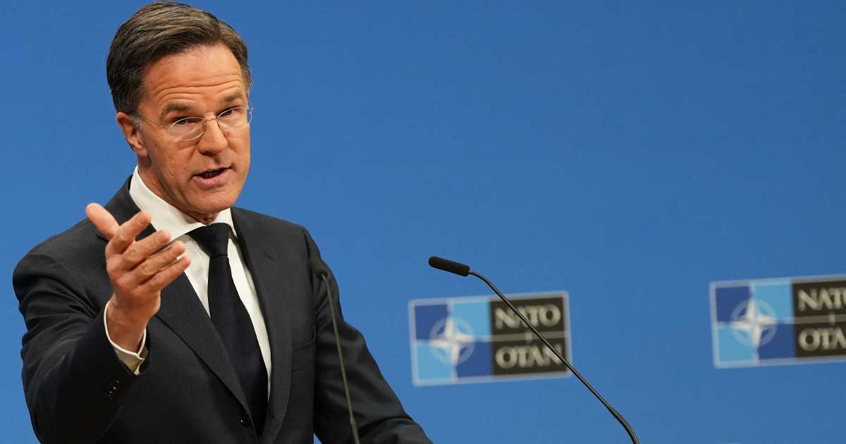 seful nato s a dus in sua si isi toarna cenusa in cap in fata lui donald trump 271198 Secretarul general NATO Mark Rutte la întâlnirea cu Donald Trump la Casa Albă, Washington, aprilie 2026