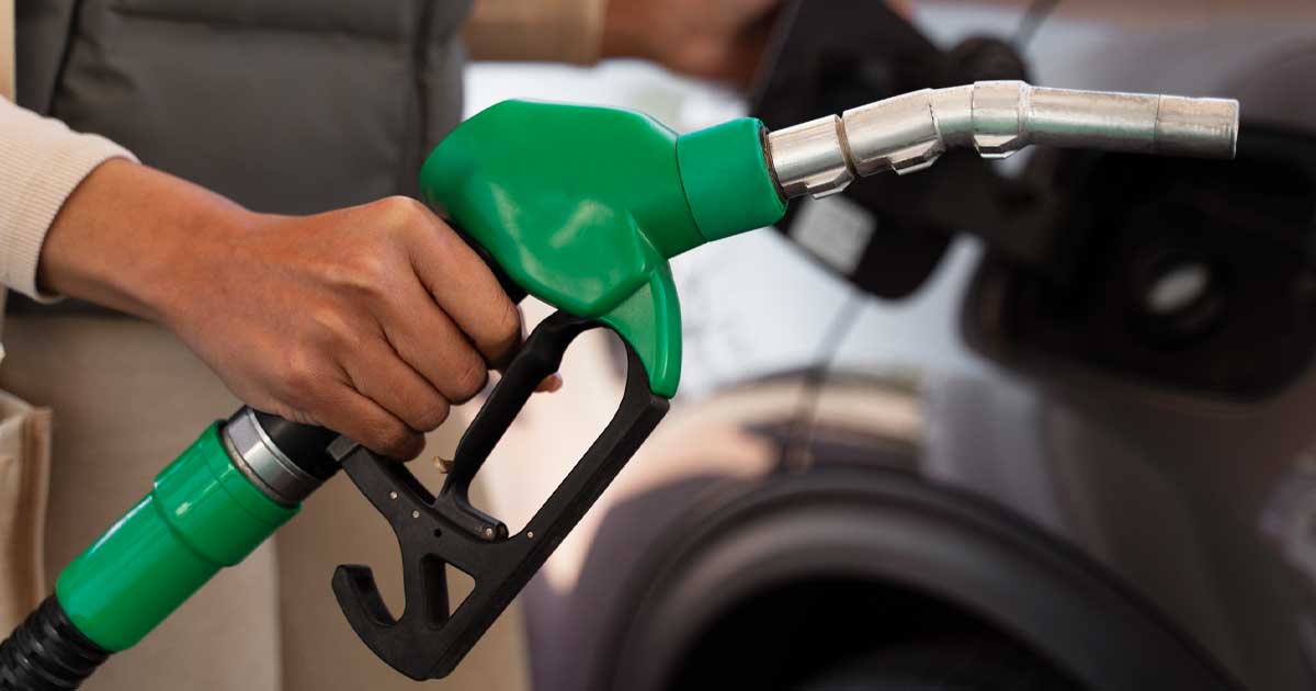situatie atipica pe piata carburantilor intr un oras din vestul tarii motorina de top se vinde sub pretul celei obisnuite 156046 Pompă de carburant statie Rompetrol Oradea motorina premium pret scazut piata carburanti Romania aprilie 2026