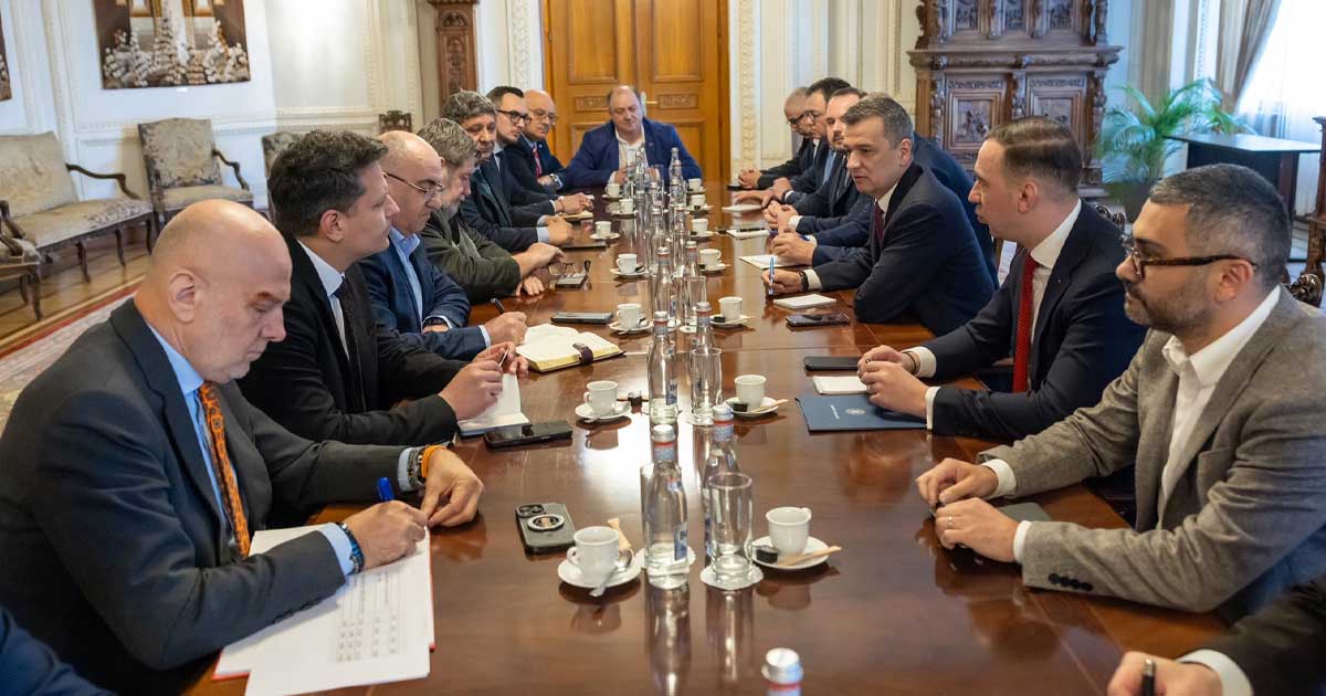 Sorin Grindeanu la întâlnire cu reprezentanții confederațiilor sindicale, Palatul Parlamentului, București, aprilie 2026