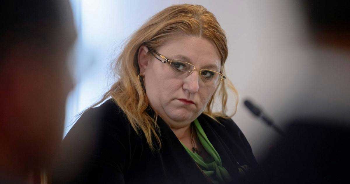 Diana Șoșoacă europarlamentar SOS România la ședința Parlamentului European de la Strasbourg, vot ridicare imunitate, aprilie 2026