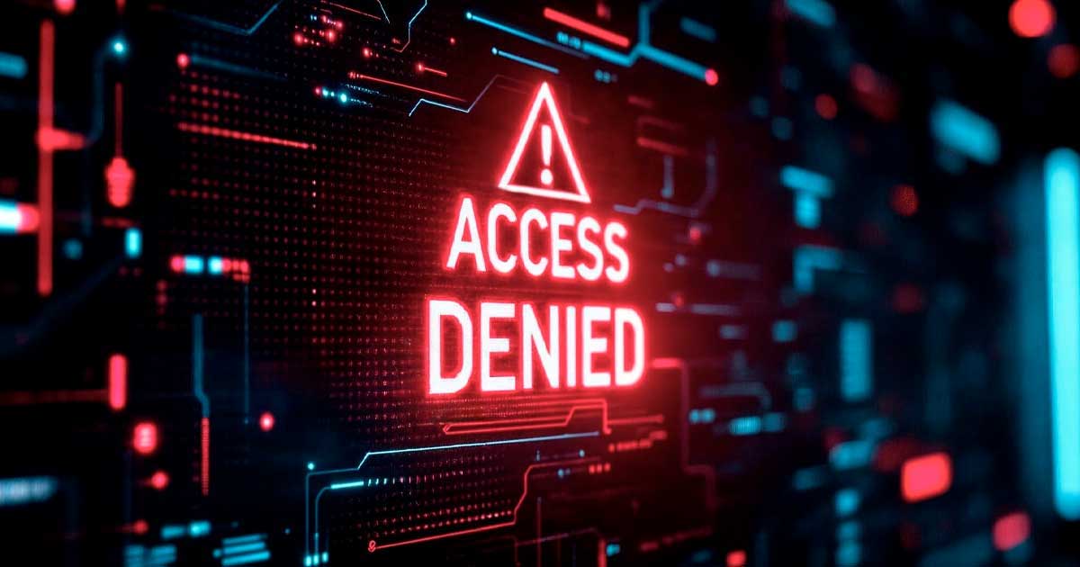Hacker în fața unui ecran cu cod în lumină roșie, atac cibernetic iranian asupra infrastructurii energetice americane, 2026