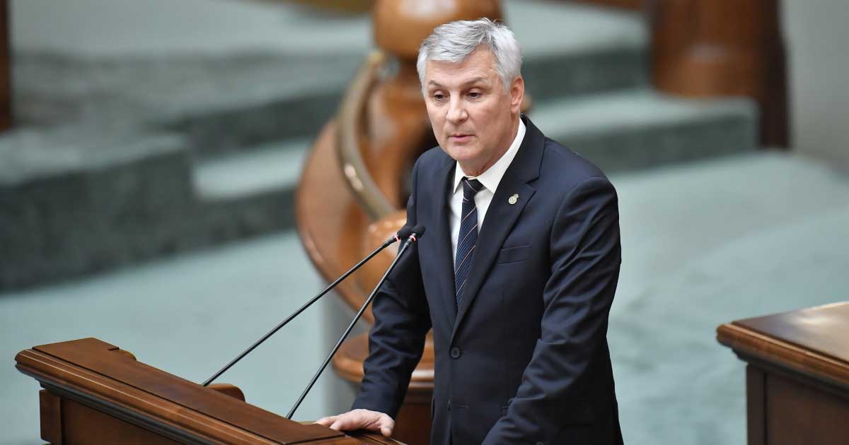 Senatorul Daniel Zamfir și premierul interimar Ilie Bolojan, conflict public în scandalul fraților Micula, mai 2026