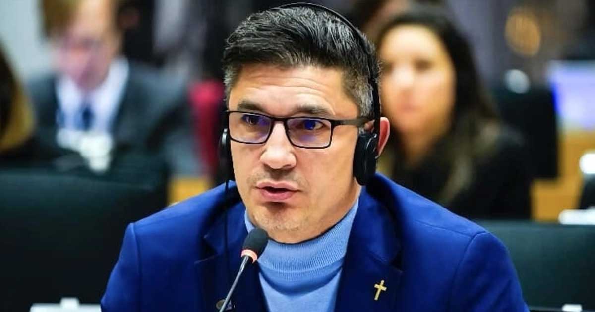 Europarlamentarul Luis Lazarus la lansarea Partidului Dreptate și Frăție la Palatul Parlamentului, București, mai 2026