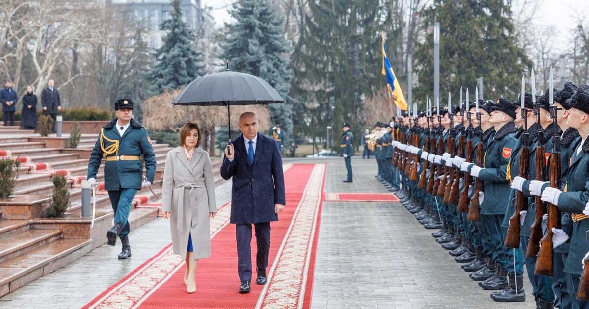 in plina criza politica premierul demis face vizite externe ilie bolojan merge la chisinau 541317 Premierul interimar Ilie Bolojan în cadrul unei întâlniri oficiale, mai 2026, în contextul vizitei la Chișinău, Republica Moldova