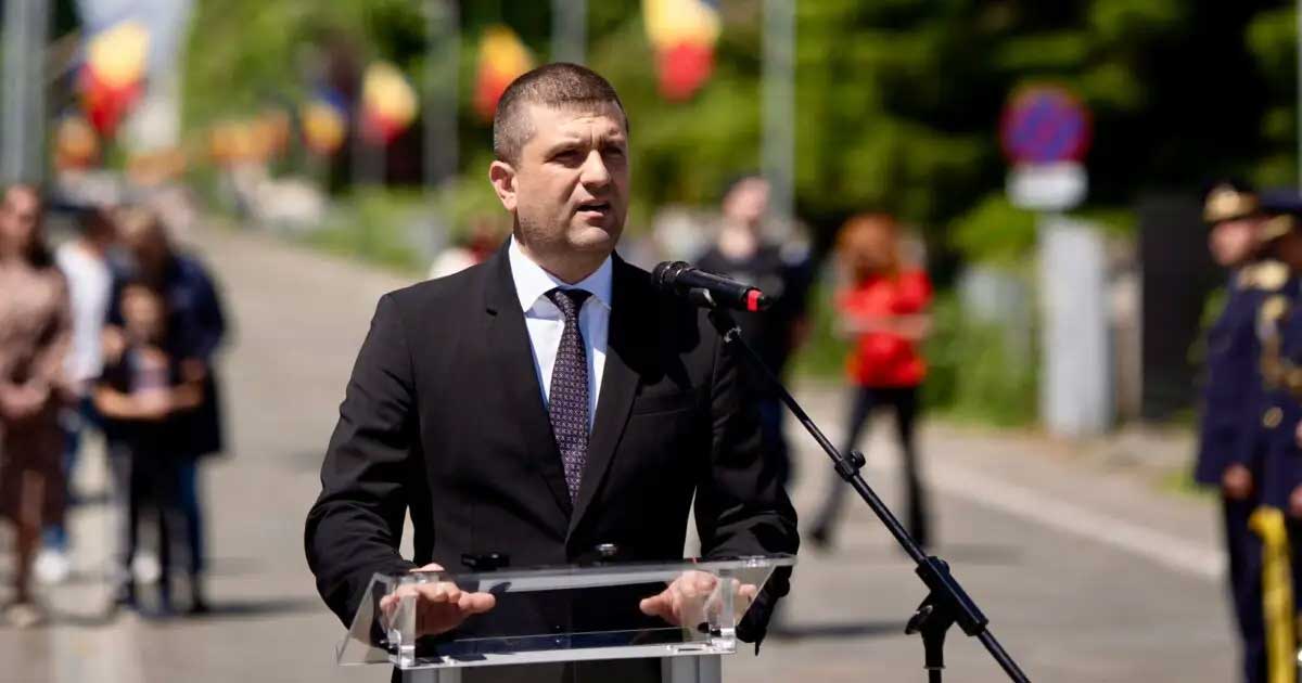 ministrul apararii anunta masuri suplimentare pentru intarirea securitatii 138258 Ministrul interimar al Apărării Radu Miruță la declarație de presă despre drona rusească de la Galați, mai 2026