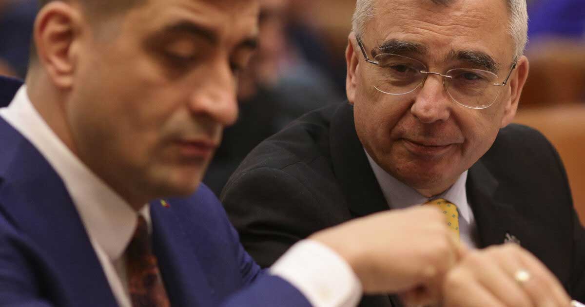 numarul 2 din aur acuzatii grave la adresa cabinetului bolojan 518686 Petrișor Peiu și George Simion, lideri AUR, conferință de presă despre Guvernul Bolojan, mai 2026