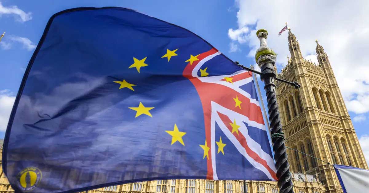 se intoarce marea britanie in ue bre entry scenariul revenirii 906708 Steagurile Marii Britanii si Uniunii Europene, Londra, discutii despre revenirea in UE dupa Brexit, 2026