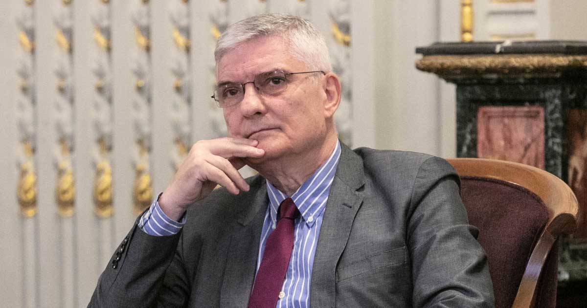 Daniel Dăianu, președintele Consiliului Fiscal, prezintă avertismente privind situația economică a României în contextul crizei politice, mai 2026