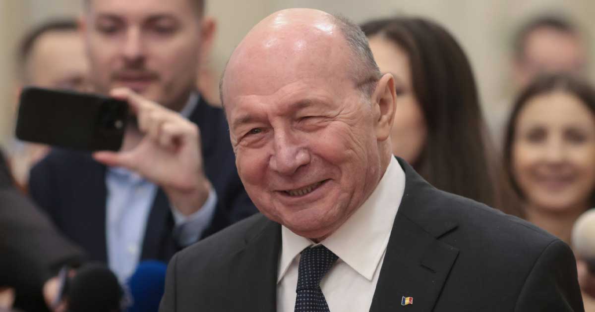 traian basescu a identificat un mesaj codat transmis lui donald trump in urma summitului b9 de la bucuresti 601105 Fostul președinte Traian Băsescu, declarații la TVR Info despre Summitul B9 de la București și mesajul transmis lui Donald Trump, mai 2026