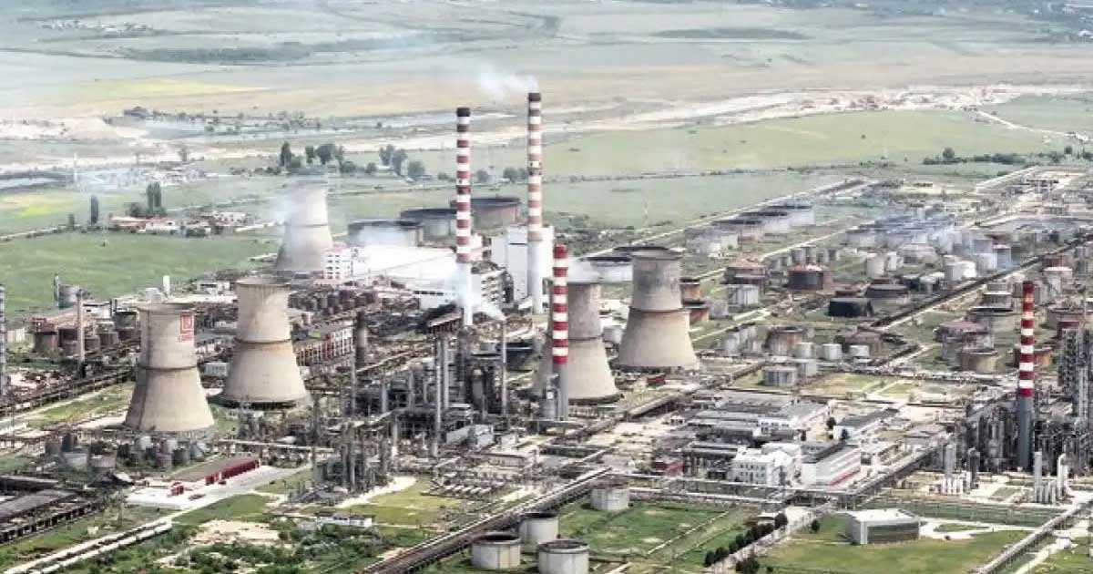 consiliul concurentei amenzi robor banci 2026 535311 Rafinăria Petrotel Lukoil din Ploiești, închisă în contextul sancțiunilor internaționale, fotografie arhivă