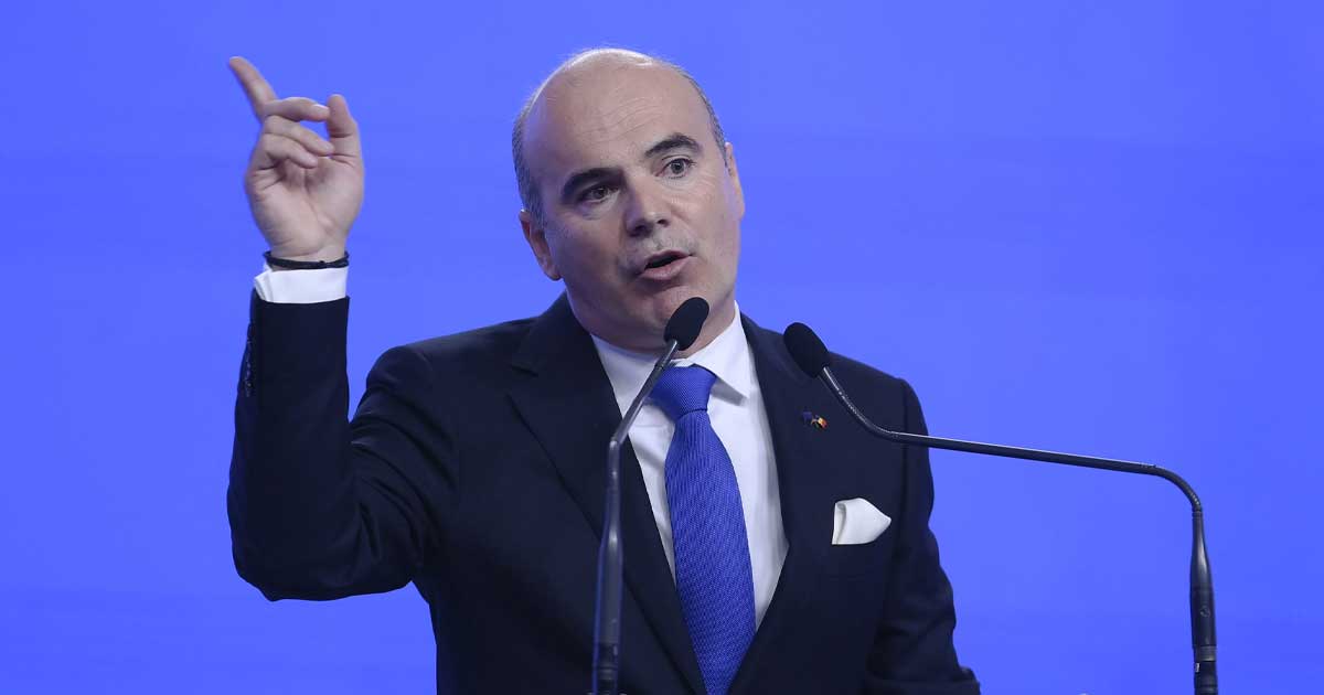 Europarlamentarul Rareș Bogdan la declarații în fața Parlamentului României, BPN PNL, iunie 2026