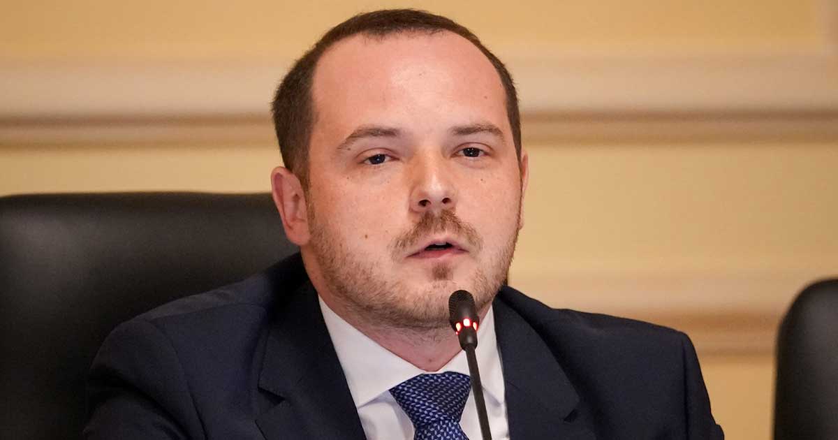 Alexandru Rogobete la o conferință de presă despre deblocarea angajărilor în sănătate, iulie 2026