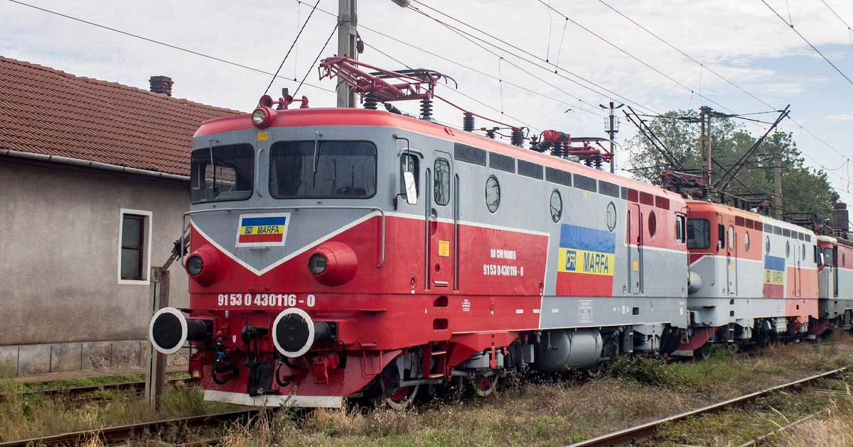 Locomotivă CFR Marfă staționată pe linie, companie aflată în procedură de faliment, angajați în incertitudine