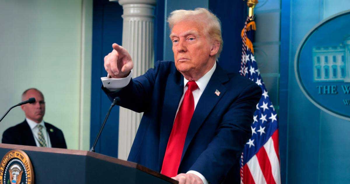 Donald Trump la o conferință de presă, discuție despre acuzațiile de amestec electoral chinez, iulie 2026