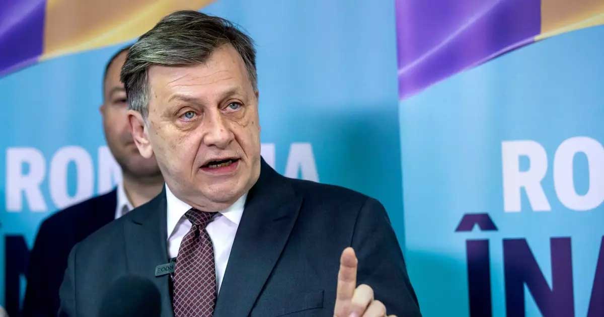 Crin Antonescu în timpul unei declarații publice despre criza politică și consultările de la Cotroceni, iulie 2026