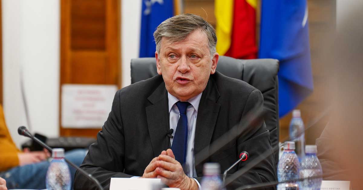 Crin Antonescu, fost președinte PNL, în timpul unei declarații publice despre criza politică, iulie 2026
