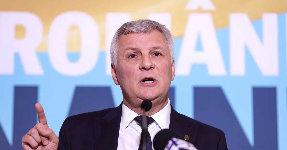 daniel zamfir siegfried muresan traian basescu 2026 050077 Daniel Zamfir, liderul senatorilor PSD, în timpul unei declarații publice la Parlament, iulie 2026
