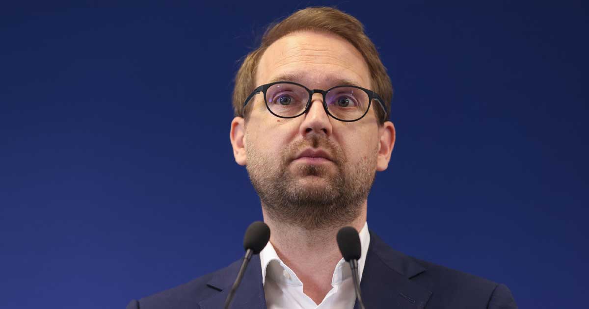 dominic fritz amendament incompatibilitate senat 2026 500473 Dominic Fritz, primarul Timișoarei și președintele USR, în timpul unei declarații publice, iulie 2026